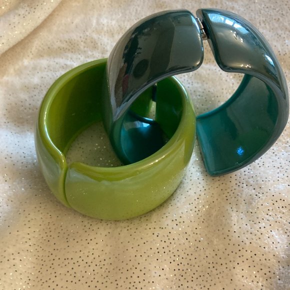 Hinged Cuff Bracelets - Picture 1 of 4